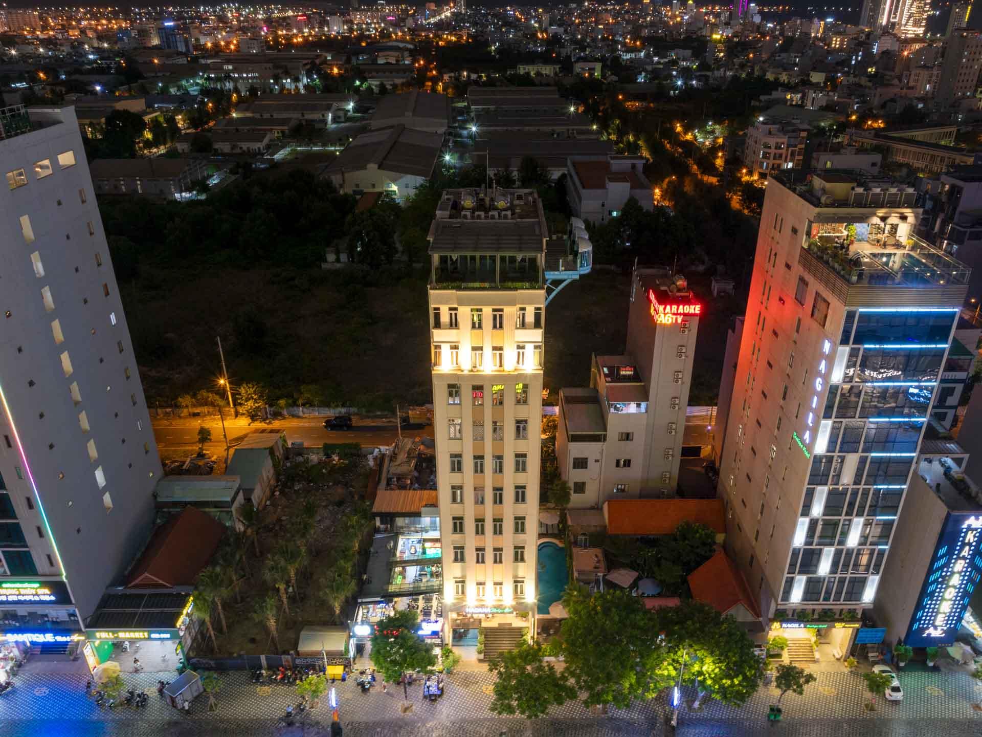 hadana danang exterior